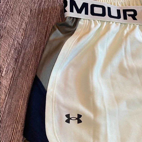 Under Armour Women's Celery Green With Army Green And Black Athletic Shorts - Picture 2 of 4